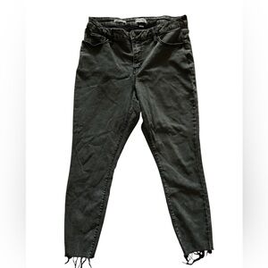 Ava and Viv mid rise